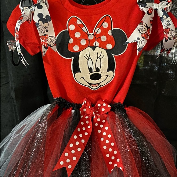New LNJ Minnie Mouse tutu set